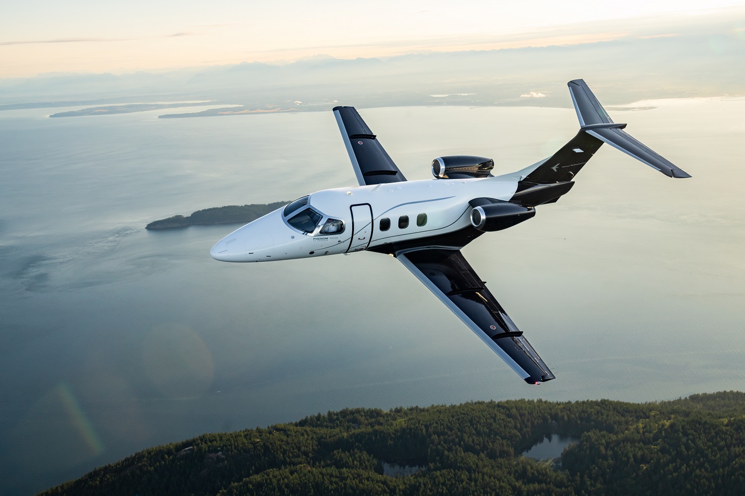 Embraer Phenom 100 very light jet in flight